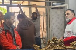 قمی: بازسازی منازل خسارت‌دیده در حملات دشمن بدون وقفه ادامه دارد