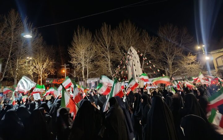شکوه حضور دختران دهه نودی محلات در بیعت با رهبر معظم انقلاب