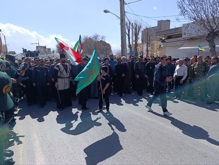 پیکر شهید «محمدحسین صوفی» در ازنا تشییع شد