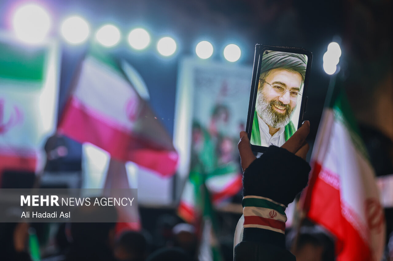 استمرار التجمعات الليلية في طهران دعما للوطن والمجاهدين