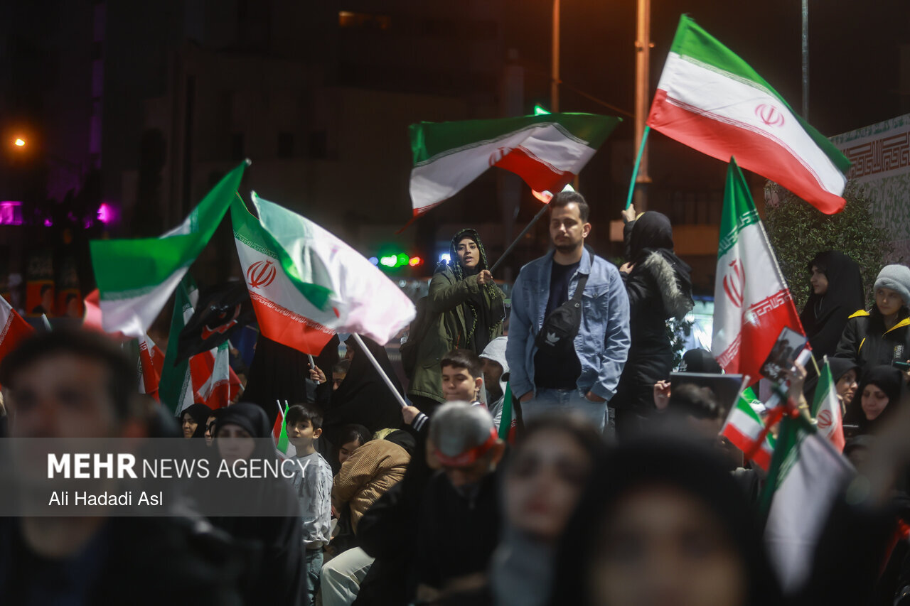 استمرار التجمعات الليلية في طهران دعما للوطن والمجاهدين