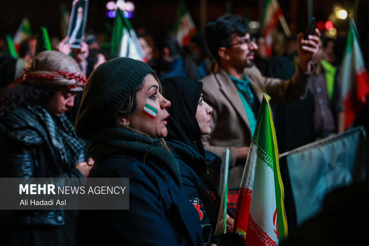 استمرار التجمعات الليلية في طهران دعما للوطن والمجاهدين
