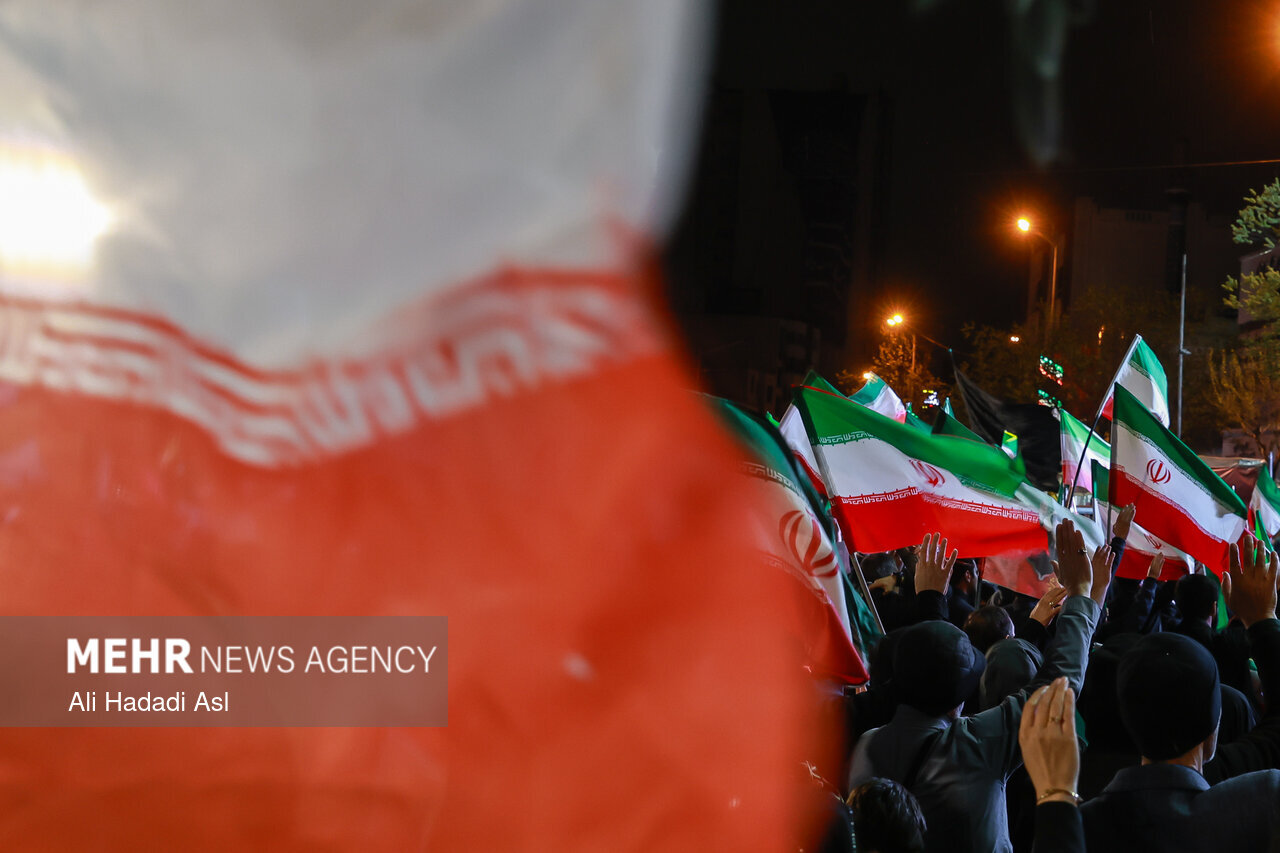 استمرار التجمعات الليلية في طهران دعما للوطن والمجاهدين