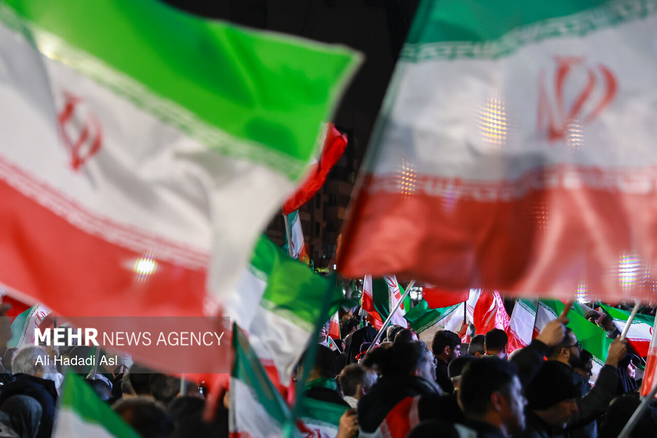 استمرار التجمعات الليلية في طهران دعما للوطن والمجاهدين