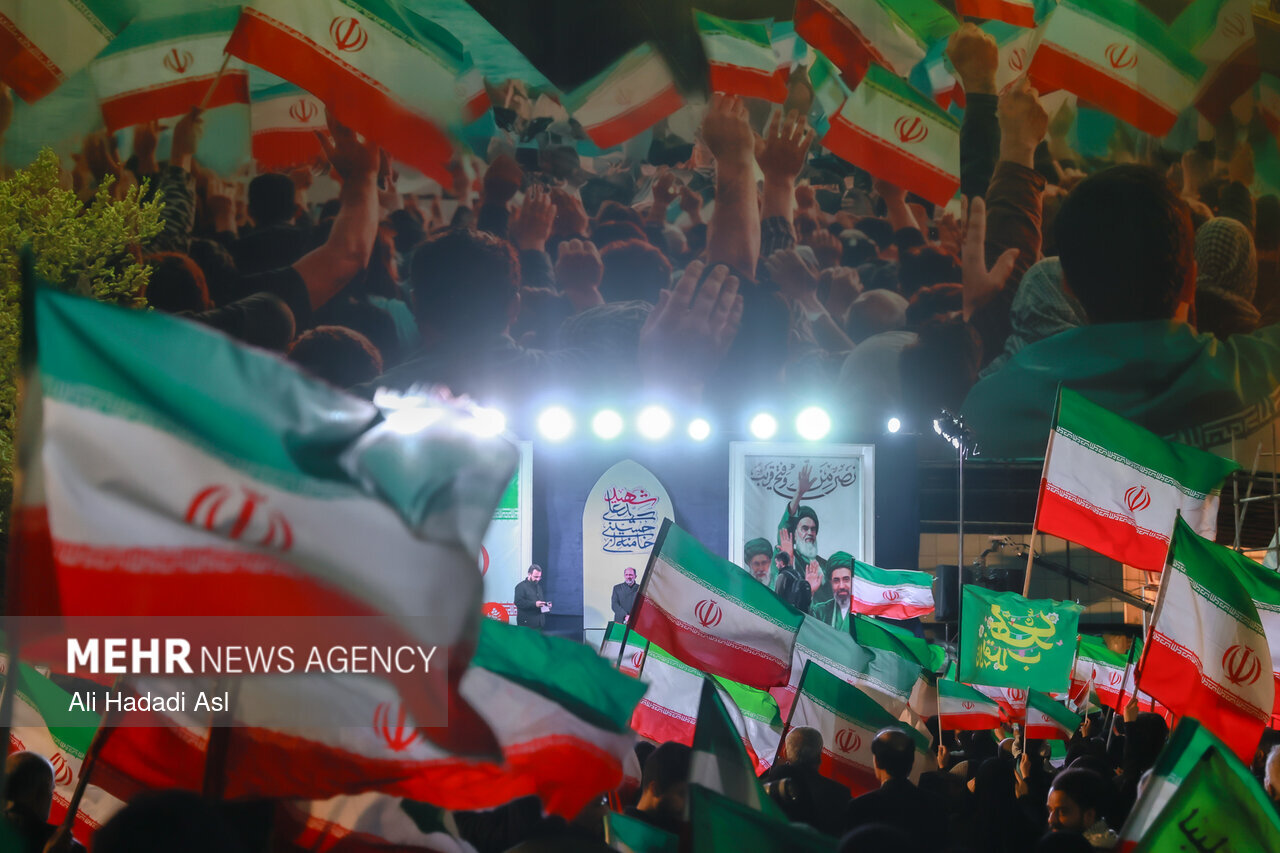 استمرار التجمعات الليلية في طهران دعما للوطن والمجاهدين