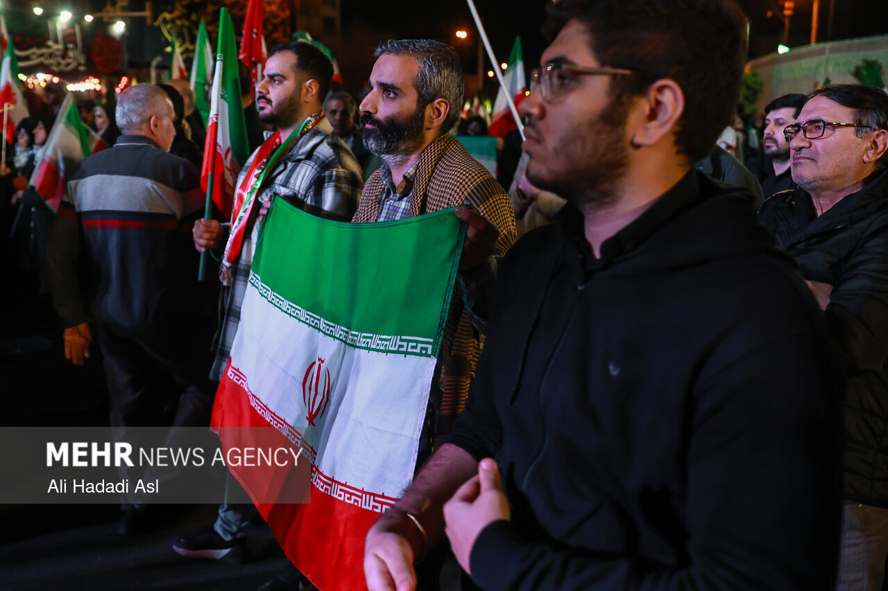 استمرار التجمعات الليلية في طهران دعما للوطن والمجاهدين