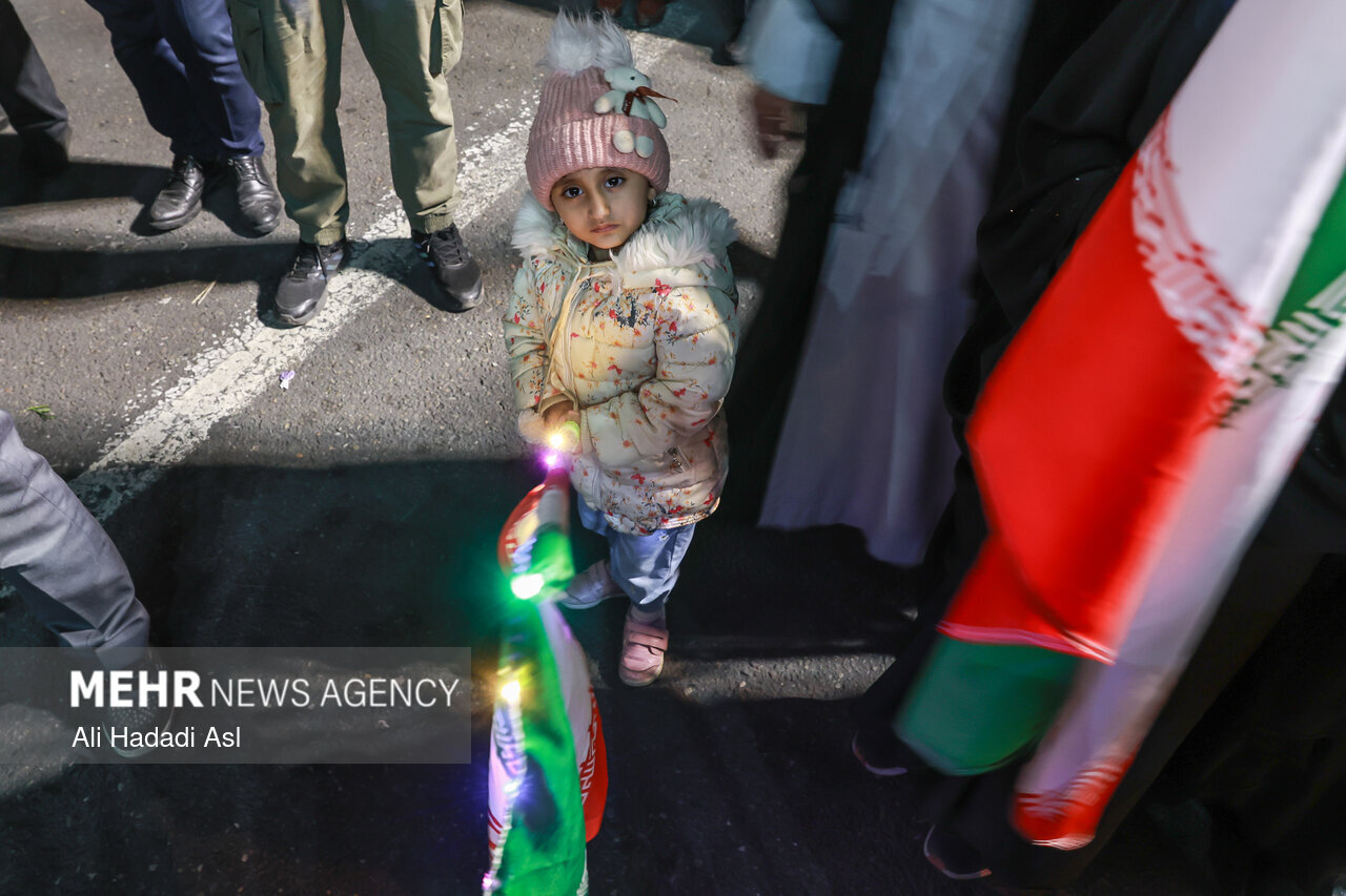 استمرار التجمعات الليلية في طهران دعما للوطن والمجاهدين