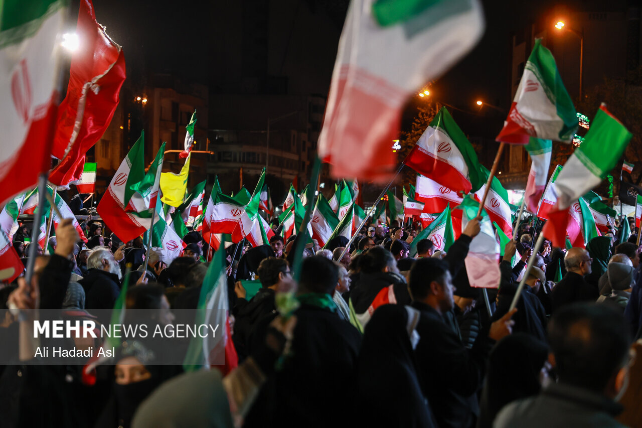 استمرار التجمعات الليلية في طهران دعما للوطن والمجاهدين