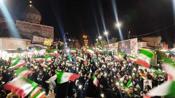 اقامه نماز استغاثه در آستانه اشرفیه