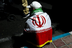 دوباره می‌سازمت وطن؛ شعر پایداری از خرمشهر تا تهران