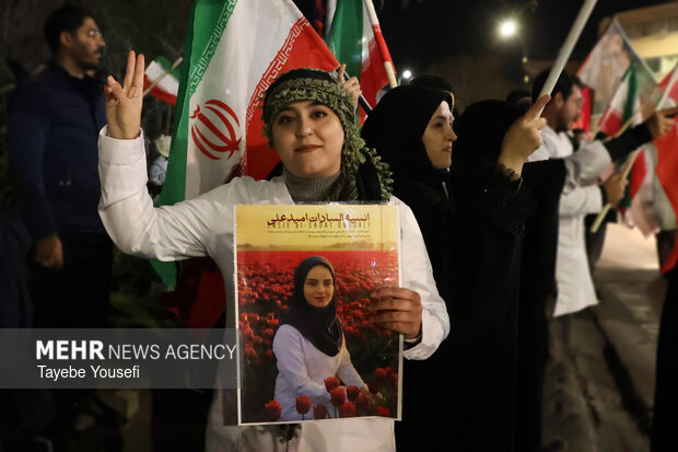 اجتماع کادر درمانِ همدان در محکومیت حملات امریکایی صهیونی