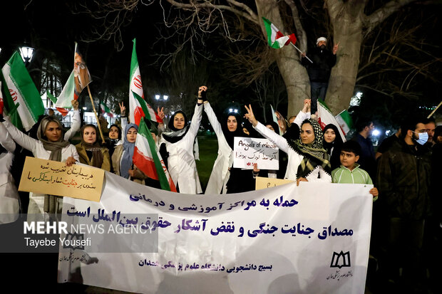 اجتماع کادر درمانِ همدان در محکومیت حملات امریکایی صهیونی