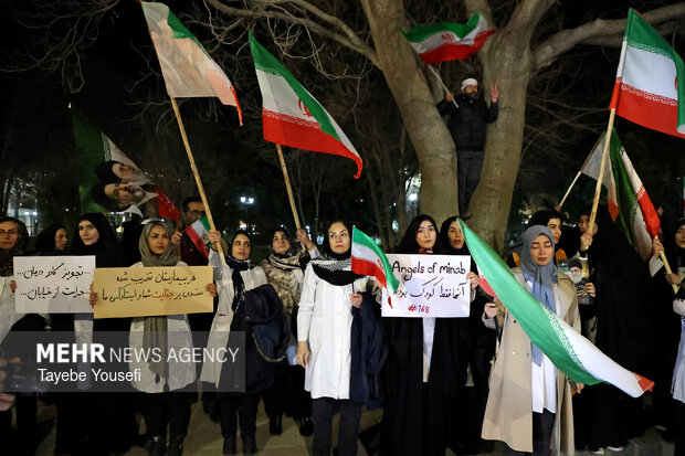 اجتماع کادر درمانِ همدان در محکومیت حملات امریکایی صهیونی