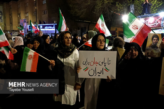 اجتماع کادر درمانِ همدان در محکومیت حملات امریکایی صهیونی