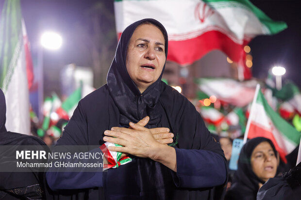 وداع با پیکر شهید حسین رضایی در بوشهر