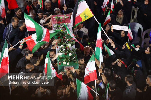 وداع با پیکر شهید حسین رضایی در بوشهر