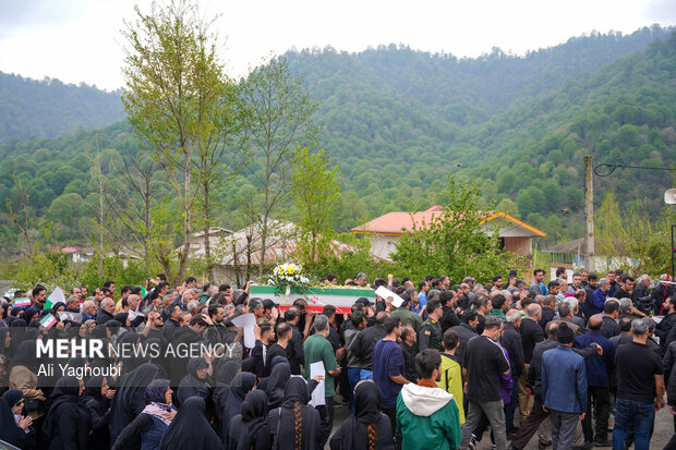 تشییع شهید علی غلامی در روستای آلیان فومن