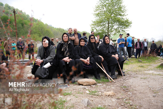 تشییع شهید علی غلامی در روستای آلیان فومن