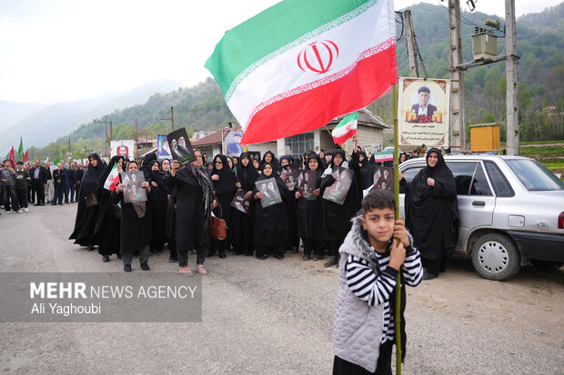 عزاداری اهالی روستای چوپانان نایین در چهلم امام شهید