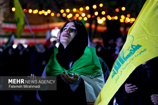 اجتماع حمایت از رزمندگان در مقابله با دشمن آمریکایی - صهیونی