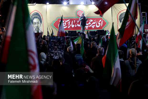 اجتماع حمایت از رزمندگان در مقابله با دشمن آمریکایی - صهیونی