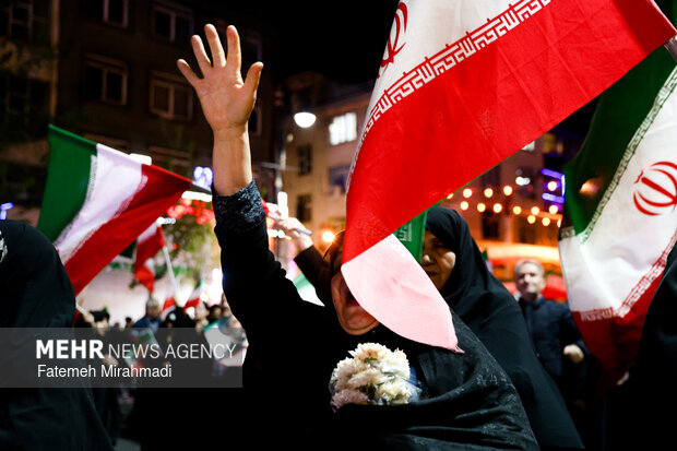 اجتماع حمایت از رزمندگان در مقابله با دشمن آمریکایی - صهیونی