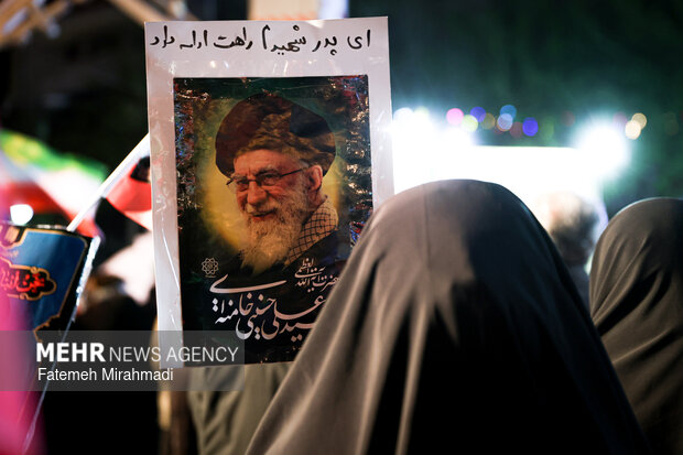 اجتماع حمایت از رزمندگان در مقابله با دشمن آمریکایی - صهیونی