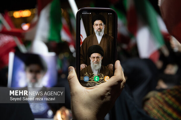 اجتماع  مردم کاشان  در حمایت از رزمندگان در مقابله با دشمن آمریکایی - صهیونی