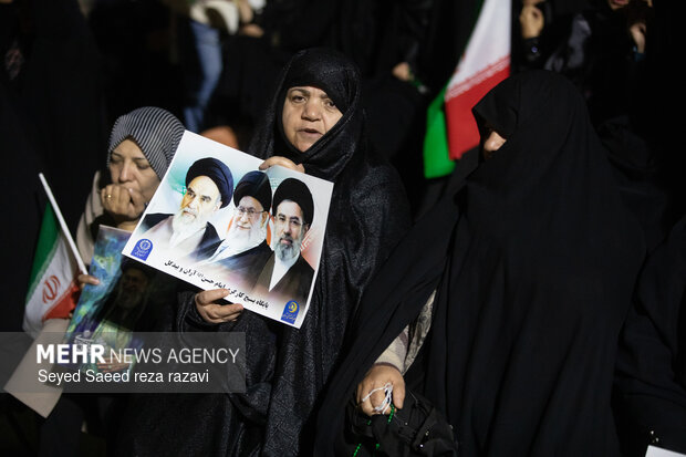 اجتماع  مردم کاشان  در حمایت از رزمندگان در مقابله با دشمن آمریکایی - صهیونی