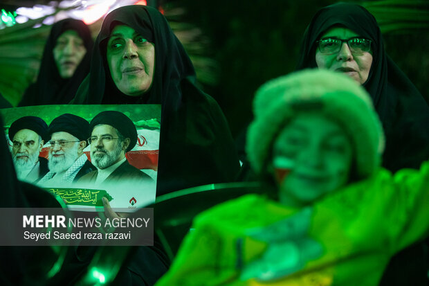 اجتماع  مردم کاشان  در حمایت از رزمندگان در مقابله با دشمن آمریکایی - صهیونی