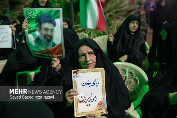 اجتماع  مردم کاشان  در حمایت از رزمندگان در مقابله با دشمن آمریکایی - صهیونی