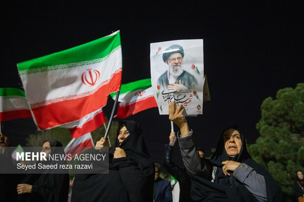 اجتماع  مردم کاشان  در حمایت از رزمندگان در مقابله با دشمن آمریکایی - صهیونی