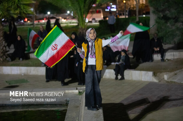 اجتماع  مردم کاشان  در حمایت از رزمندگان در مقابله با دشمن آمریکایی - صهیونی