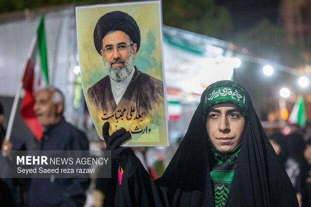 اجتماع  مردم کاشان  در حمایت از رزمندگان در مقابله با دشمن آمریکایی - صهیونی