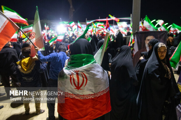 اجتماع  مردم کاشان  در حمایت از رزمندگان در مقابله با دشمن آمریکایی - صهیونی