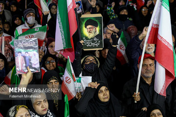 استمرار التجمعات الليلية في عموم ايران نصرةً للجمهورية الاسلامية