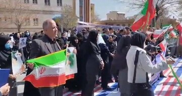 تجمع دانشگاهیان و کادر سلامت اراک در محکومیت حملات به مراکز درمانی