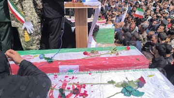 تشییع باشکوه ۵ شهید جنگ رمضان در دهدشت