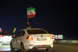 رژه خودرویی مردم شهر بهمن در استان فارس