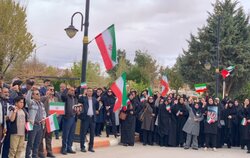 اجتماع پرشور کادر درمان شاهرود؛ پشت نیروهای مسلح گرم شد
