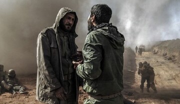 هنر انقلاب از گالری‌های اشرافی به دل خیابان آمد/شعار زدگی آفت هنر است