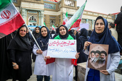 İranlı sağlık çalışanları ABD ile İsrail’in hastaneleri hedef almasını protesto etti