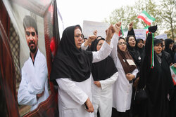 حمایت از کادر سلامت، پشتوانه عبور از بحران‌هاست