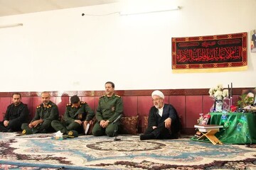دیدار مسئولان سپاه لرستان با خانواده ۲ شهید جنگ رمضان