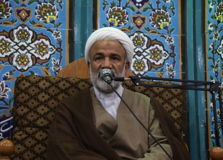 امام جمعه دشتستان: دشمن در باتلاق غرور خود فرو رفته است امام جمعه دشتستان: دشمن در باتلاق غرور خود فرو رفته است
