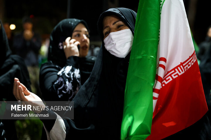 حضور اهالي طهران الشوارع