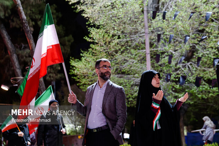 حضور اهالي طهران الشوارع