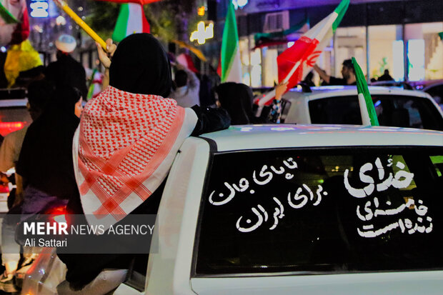 خیابان‌های اقلید همچنان مملو از جمعیت برای دفاع از وطن