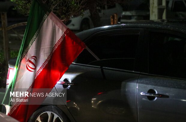 کاروان خودرویی قمی‌ها در دفاع از وطن