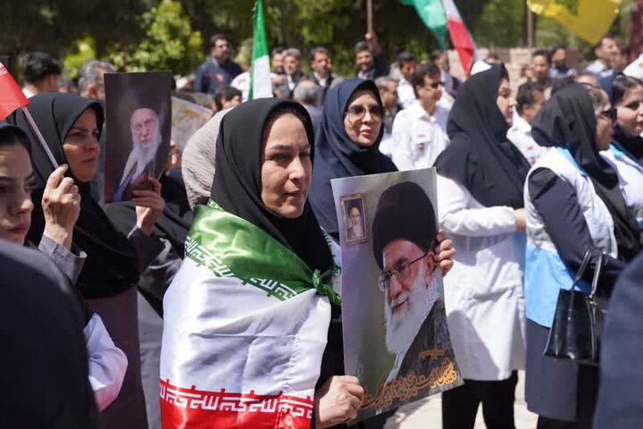 اجتماع کادر درمان لرستان در محکومیت حملات هوایی دشمن